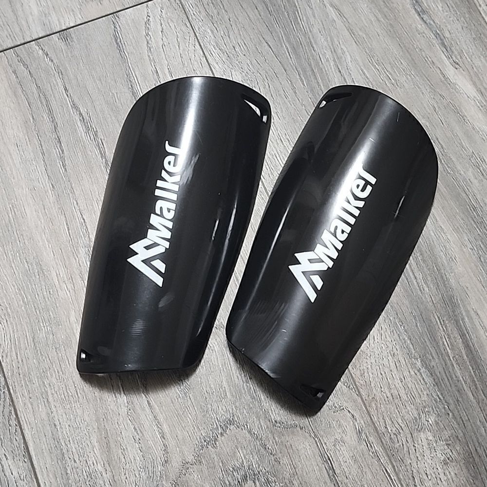 Malker • Soccer Shin Gaurds, Women's S/M